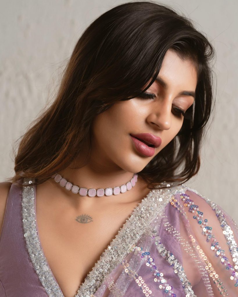 Yashika Aannand 10 1