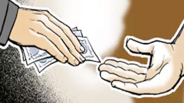 ACB: రూ. 2 లక్షలు లంచం తీసుకుంటూ ఏసీబీకి చిక్కిన డీపీఓ శ్యామ్ సుందర్..