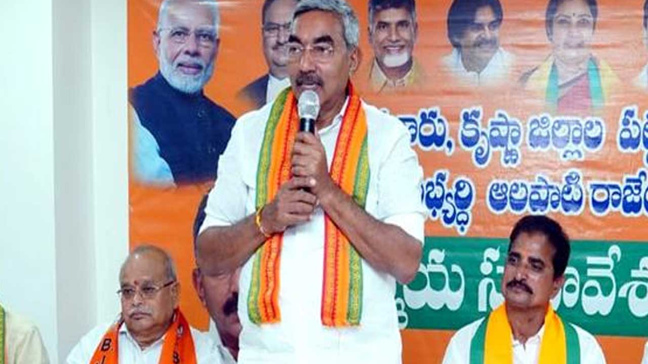 Alapati Rajendra Prasad: కూటమి తరపుపున గ్రాడ్యుయేట్ ఎమ్మెల్సీ అభ్యర్థిగా ఆలపాటి రాజా నామినేషన్