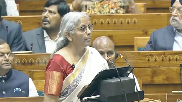 Union Budget 2025: ‘వికసిత భారత్‌ లక్ష్యం’గా బడ్జెట్ ను ప్రవేశపెట్టిన నిర్మలా సీతారామన్‌