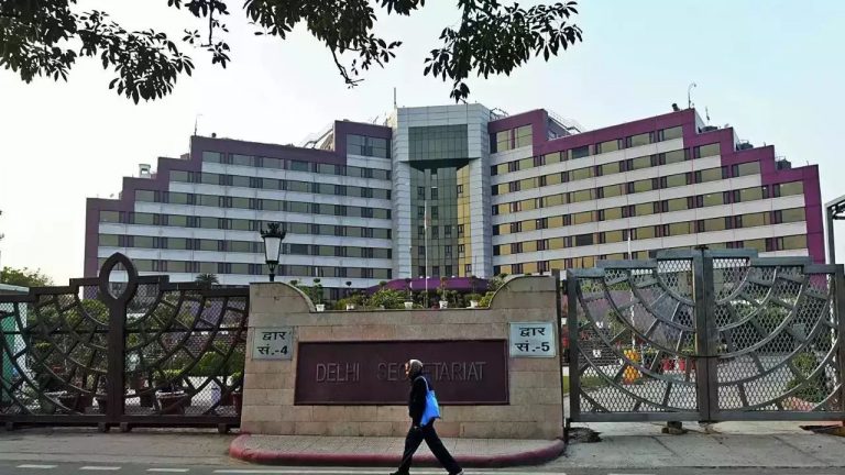 Delhi Secretariat sealed: ఢిల్లీ సచివాలయం సీజ్.. ఫైల్స్, రికార్ట్స్ భద్రపరచాలని లెఫ్టినెంట్ గవర్నర్ ఆదేశం..