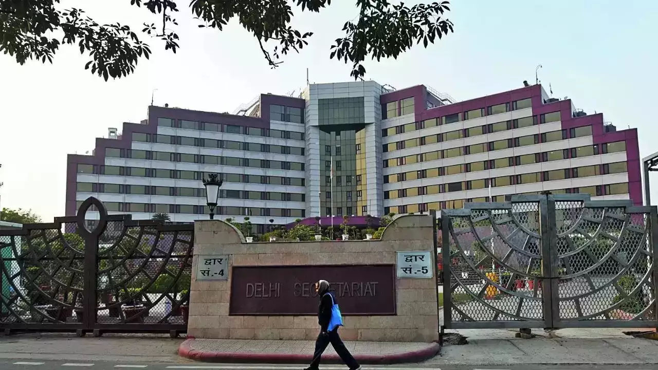 Delhi Secretariat sealed: ఢిల్లీ సచివాలయం సీజ్.. ఫైల్స్, రికార్ట్స్ భద్రపరచాలని లెఫ్టినెంట్ గవర్నర్ ఆదేశం..