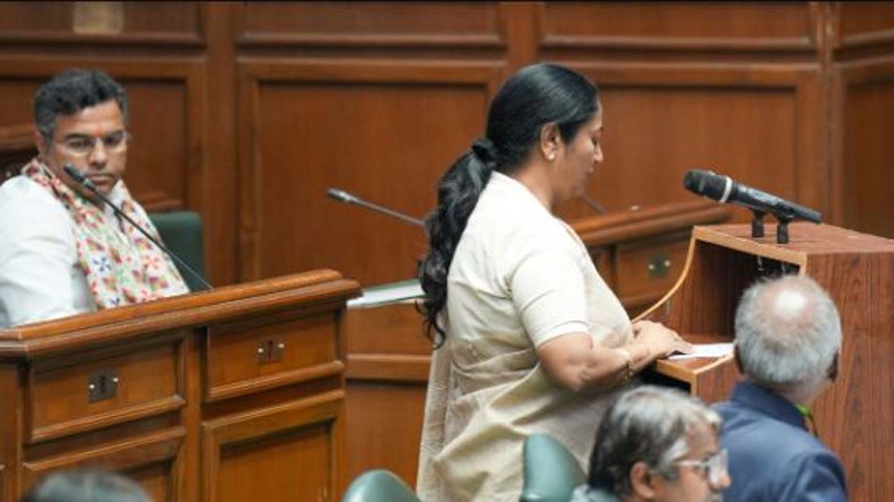 Delhi: ఆప్‌కు మరో ఝలక్.. ఆస్పత్రులపై కాగ్ రిపోర్ట్ వెల్లడి