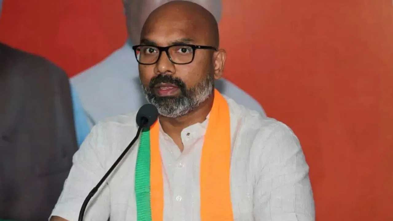 Dharmapuri Arvind: ట్రంప్ మోడీని కుర్చీలో దగ్గరుండి కూర్చోపెడుతున్నారు.. రేవంత్ ఓ లెక్కా!