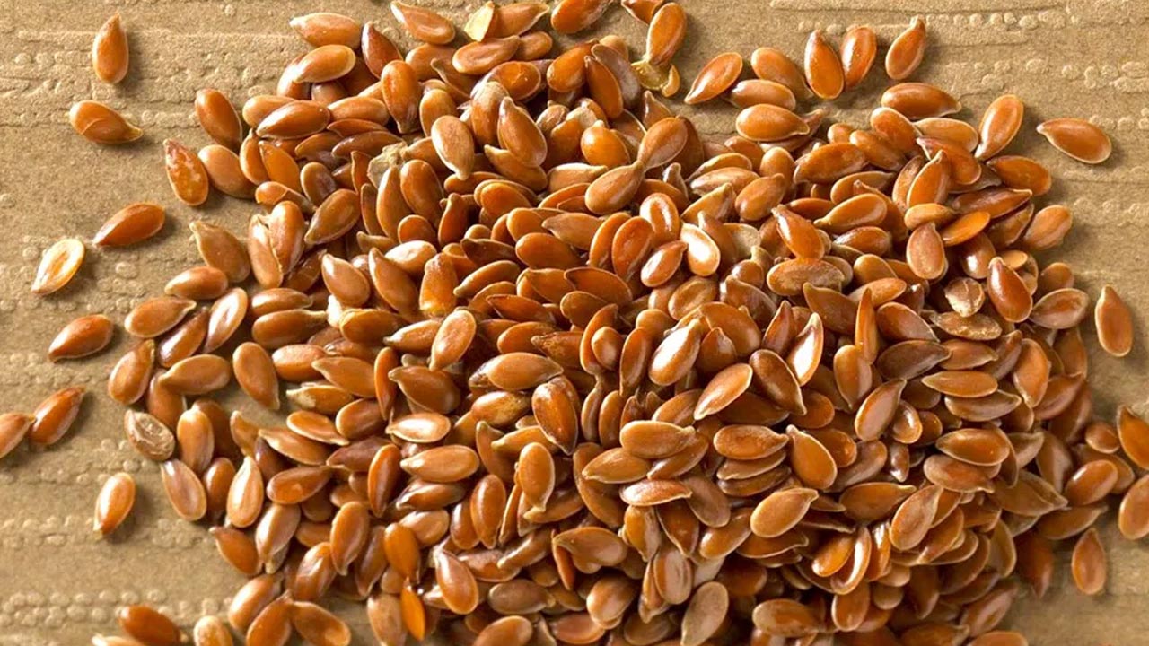 Health Tips: రోజుకు ఒక స్పూన్ అవిసె గింజలు తింటే ఆ వ్యాధులకు వణుకే..