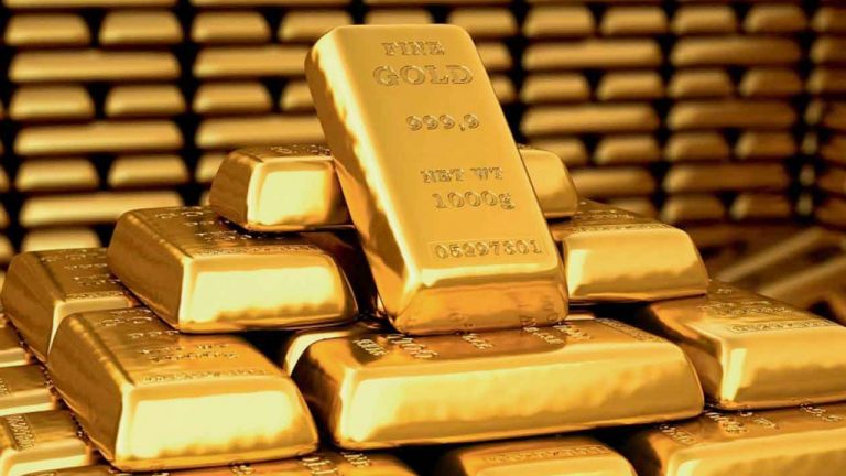 Gold Rates: పసిడి ప్రియులకు గుడ్ న్యూస్.. స్వల్పంగా తగ్గిన బంగారం ధరలు.. నేడు తులం ఎంతంటే?
