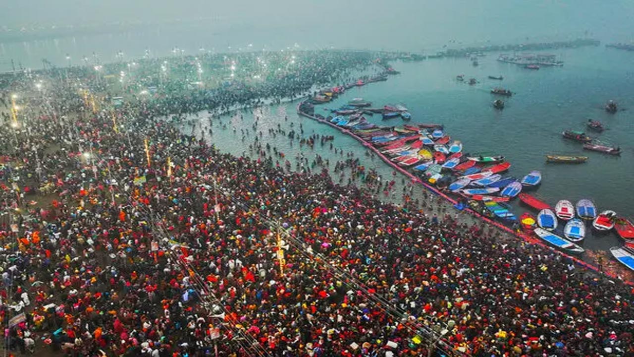 Maha Kumbh Mela: వసంత పంచమి ఎఫెక్ట్.. ఒక్కరోజే 2 కోట్ల మంది స్నానాలు
