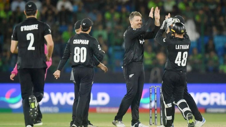 PAK vs NZ: ఛాంపియన్స్ ట్రోఫీలో బోణీ కొట్టిన న్యూజిలాండ్.. చిత్తుగా ఓడిన పాక్