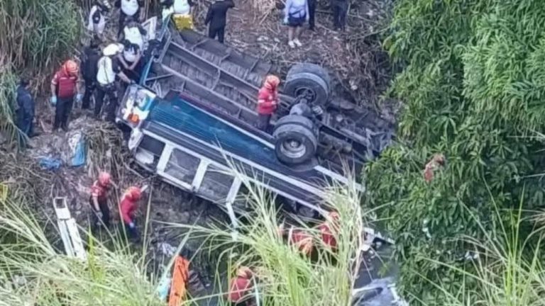 Road Accident: గ్వాటెమాలాలో ఘోర రోడ్డు ప్రమాదం.. 55 మంది మృతి