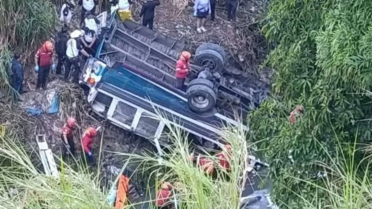 Road Accident: గ్వాటెమాలాలో ఘోర రోడ్డు ప్రమాదం.. 55 మంది మృతి