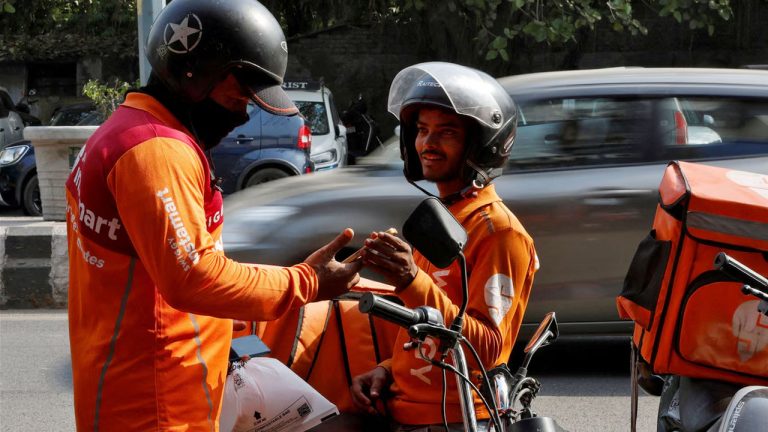 Gig Workers: ఆన్ లైన్ డెలివరీ వర్కర్స్ కి కేంద్రం గుడ్ న్యూస్.. ఇక మీ కష్టాలు తీరినట్టే!