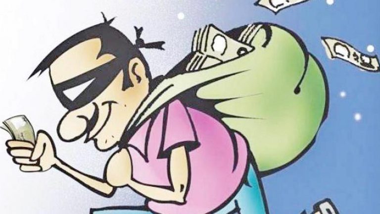 Jagityala: దమ్మన్నపేటలో భారీ చోరీ.. పొలం పనులకు వెళ్లి తిరిగొచ్చేలోపే 14 తులాల బంగారు ఆభరణాలు మాయం