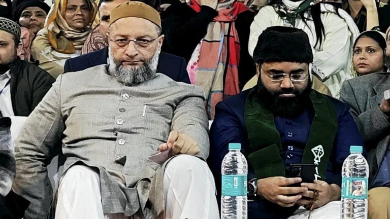 AIMIM : ఈద్ ప్రార్థనలపై మాటల యుద్ధం.. రోడ్డు మీద నమాజ్ చేస్తామన్న ఎంఐఎం నేత…