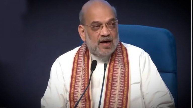 Amit Shah: లోక్‌సభలో మాట్లాడే అవకాశమిస్తే రాహుల్‌గాంధీ విదేశాలకు వెళ్లిపోయారు