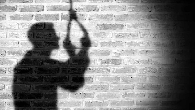 Betting Apps: బెట్టింగ్‌ యాప్స్‌కు మరో యువకుడి బలి.. అప్పులు చేసి మరీ బెట్టింగ్.. చివరకు..!