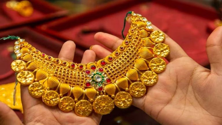 Gold Rates: షాక్ ఇచ్చిన పసిడి ధరలు.. నేడు మరింత పైపైకి