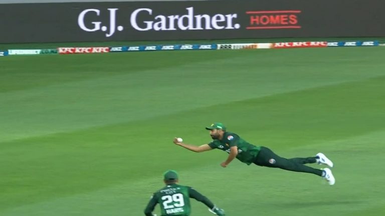 Stunning Catch: ఫిలిప్స్‌ను మించిపోయాడుగా.. హారిస్ రౌఫ్ క్యాచ్ అదరహో (వీడియో)