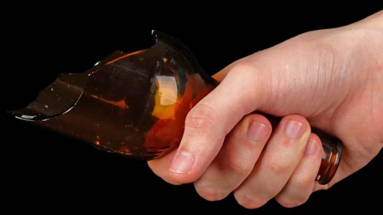 Hyderabad: దారుణం.. కానిస్టేబుల్‌పై బీర్ బాటిల్‌తో దాడి చేసిన బైక్ రేసర్..