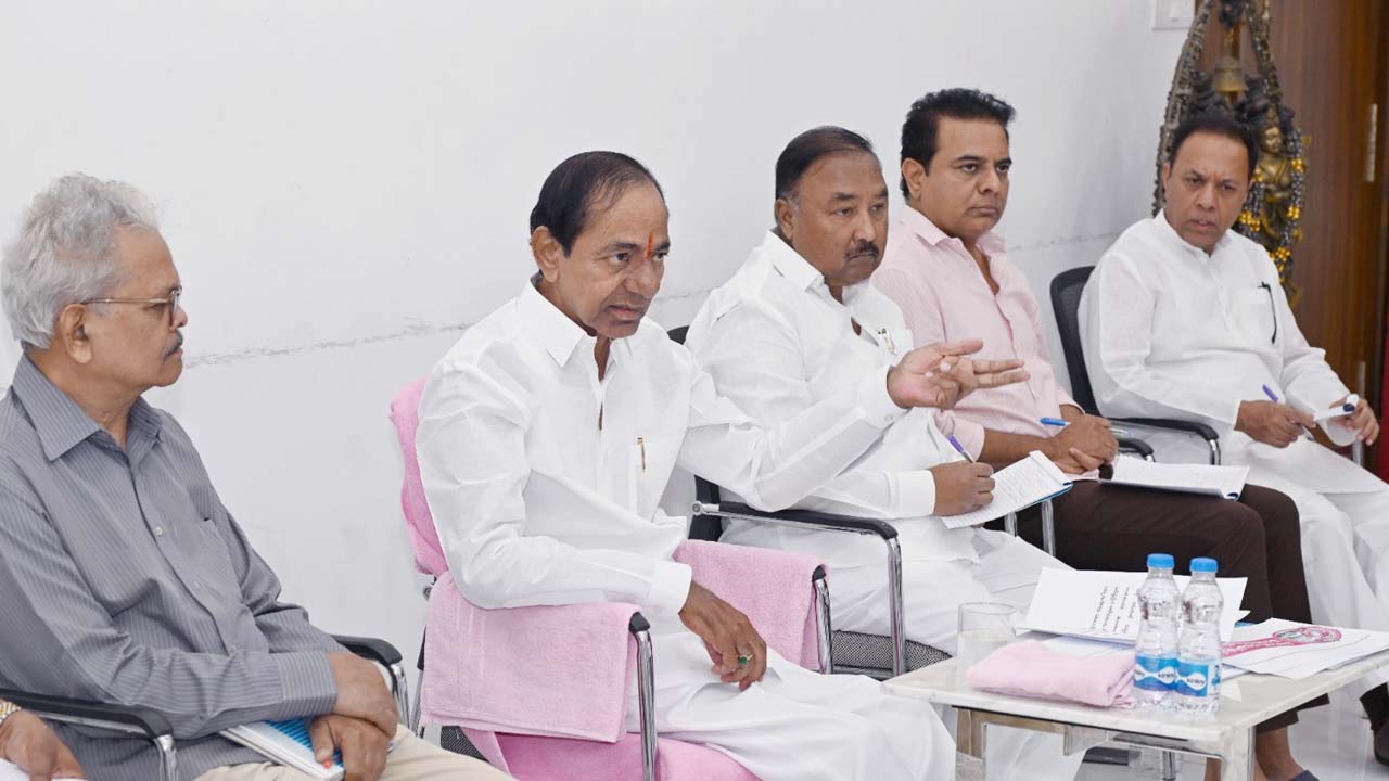 KCR Directs BRS MLAs on Assembly Strategy Ahead of Telangana Budget Session