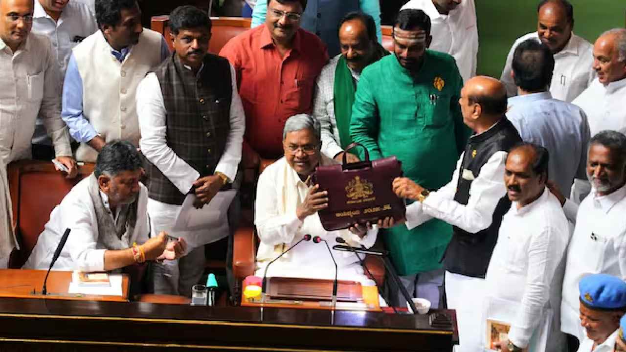 Karnataka Budget: ఆధునిక “ముస్లిం లీగ్” బడ్జెట్.. కర్ణాటక బడ్జెట్‌పై బీజేపీ విమర్శలు..