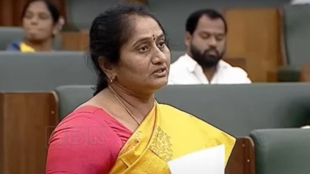 Minister Savitha