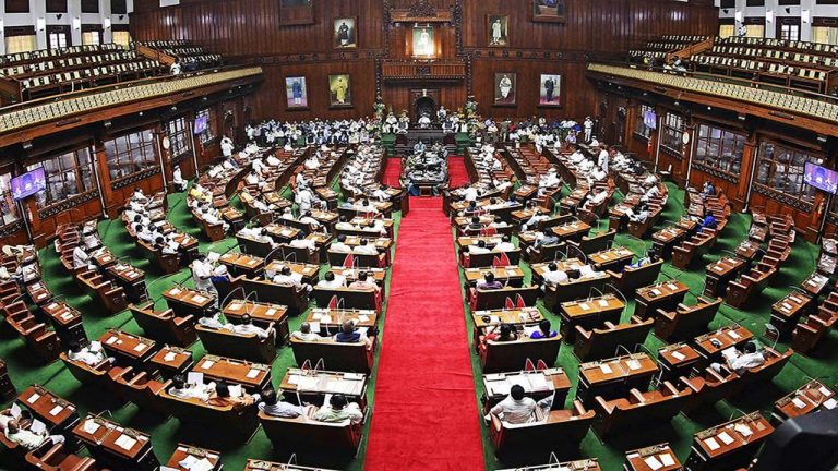 Karnataka: ముస్లిం కోటా బిల్లుకు ఆమోదం.. పేపర్లు చింపి స్పీకర్ ముఖం మీద కొట్టిన బీజేపీ ఎమ్మెల్యేలు