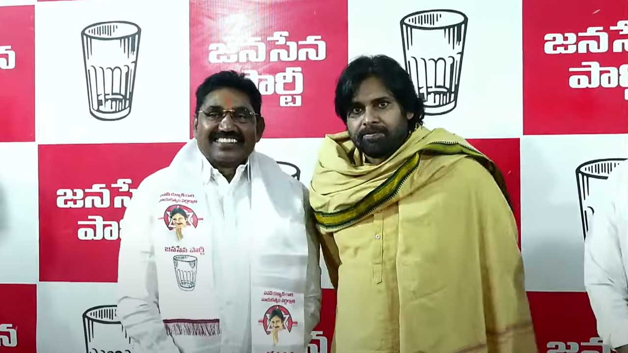 Pendem Dorababu: జనసేన గూటికి వైసీపీ మాజీ ఎమ్మెల్యే.. కండువా కప్పి ఆహ్వానించిన పవన్‌ కల్యాణ్‌..
