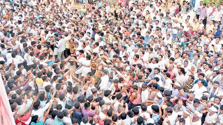 Verity Festival: గ్రామ పెద్దలకు పోలీసుల నోటీసులు.. పిడిగుద్దులాటపై ఉత్కంఠ!