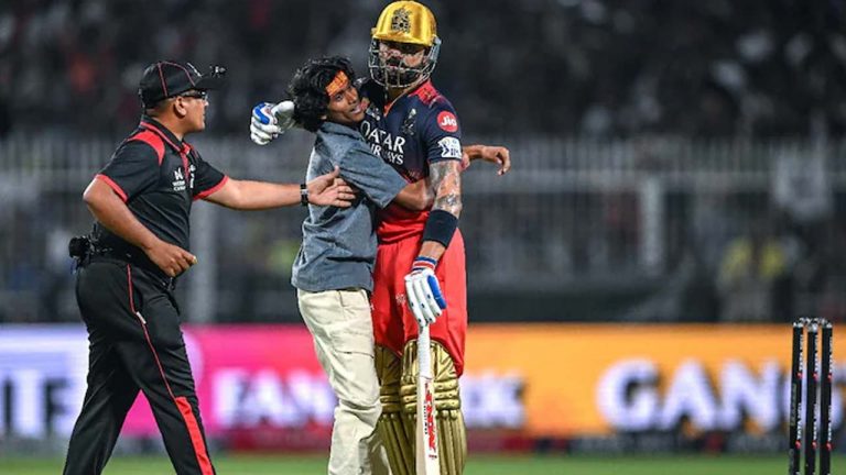 IPL 2025: స్టేడియంలోకి వెళ్లి కోహ్లీని హగ్ చేసుకున్న అభిమాని.. సీక్రెట్స్ వెల్లడి..!