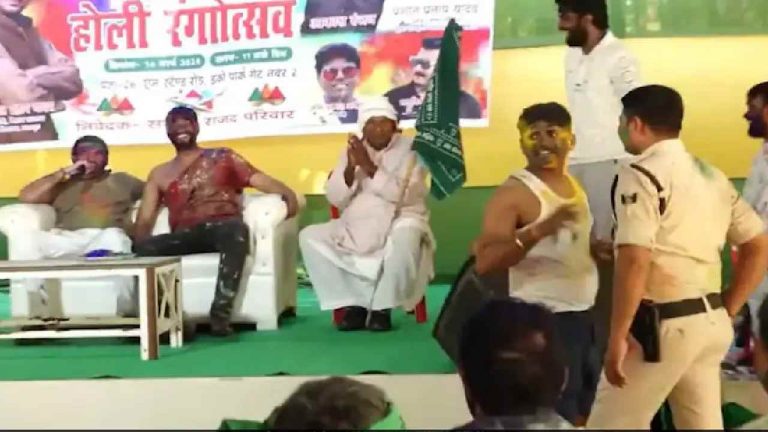 Bihar: ‘‘డ్యాన్స్ చేస్తావా లేదా సస్పెండ్ చేస్తా’’.. పోలీసులపై లాలూ కుమారుడి జులుం..
