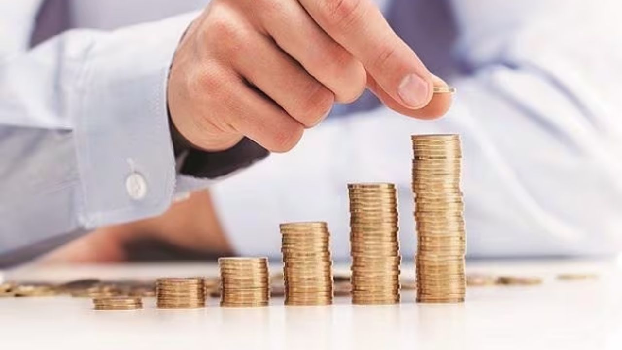 Small Savings Schemes: పన్ను మినహాయింపు, భద్రతతో కూడిన పెట్టుబడులకు బెస్ట్ స్కీమ్స్ ఇదిగో!