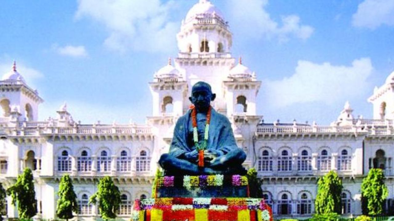 TS Legislative Council: మండలిలో బీఆర్ఎస్ ఎమ్మెల్సీల నిరసన.. రుణమాఫీ బోగస్ అంటూ నినాదాలు!