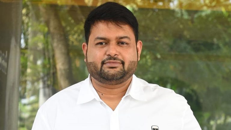 Thaman : అడ్రస్ పెట్టురా వచ్చి నేర్చుకుంటా.. థమన్ ఫైర్..!
