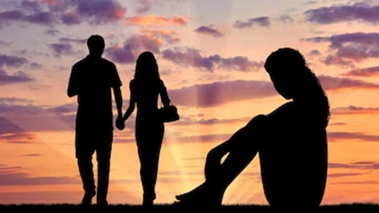 Triangle Love: ప్రాణం తీసిన ట్రయాంగిల్ లవ్.. ఎంబీఏ విద్యార్థిని ఆత్మహత్య