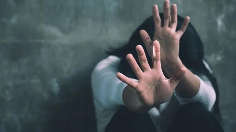 AP News: మాయమాటలు చెప్పి.. పదో తరగతి విద్యార్థినిపై యువకుడు అత్యాచారం, చివరకు..!