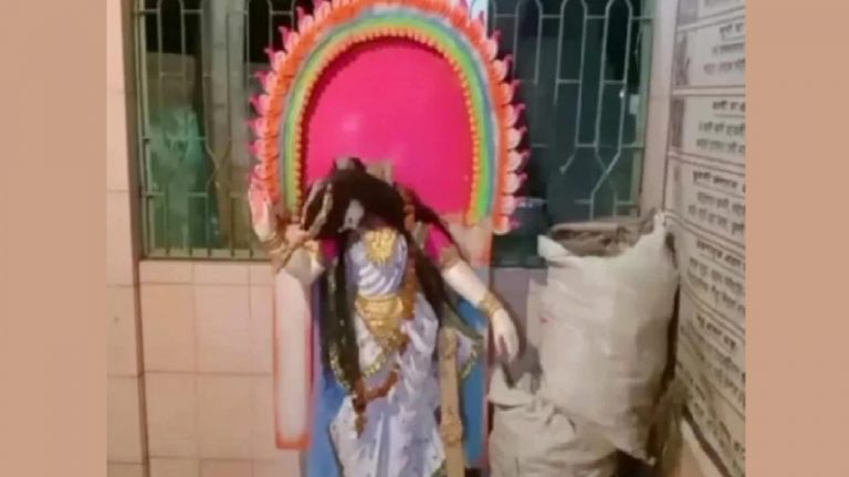 Bangladesh: బంగ్లాదేశ్‌లో మరోసారి హిందూ ఆలయంపై దాడి.. విగ్రహాన్ని ధ్వంసం చేసిన దుండగులు