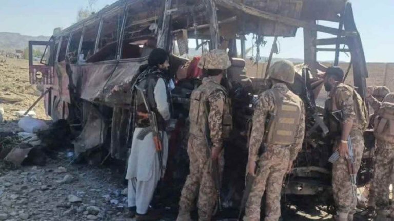 Pakistan: పాక్ ఆర్మీని చావు దెబ్బతీసిన బీఎల్ఏ.. 90 మంది మృతి..