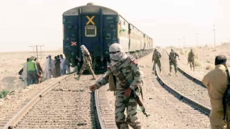 Pakistan Train Hijack: ట్రైన్ హైజాక్ వెనక భారత్ హస్తం.. పాక్ సంచలన ఆరోపణ..