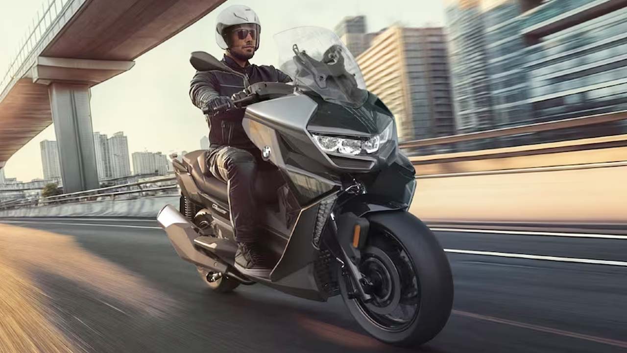 BMW C 400 GT: స్టైలిష్ లుక్, స్మార్ట్ ఫీచర్లతో బీఎమ్ డబ్ల్యూ కొత్త స్కూటర్.. ధర తెలిస్తే గుండె గుభేలే