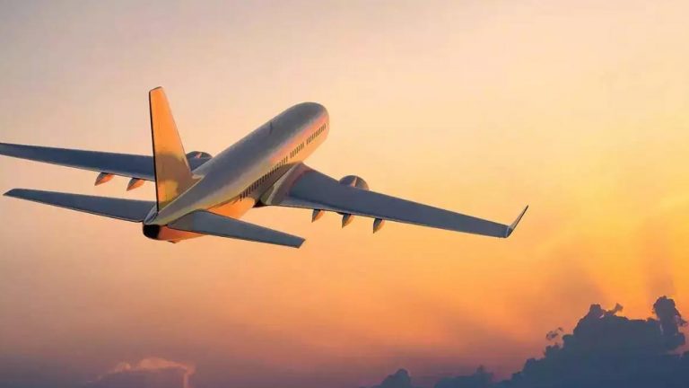 ఉత్తరాదిన కొనసాగుతున్న టెన్షన్.. పలు విమాన సర్వీసులు రద్దు