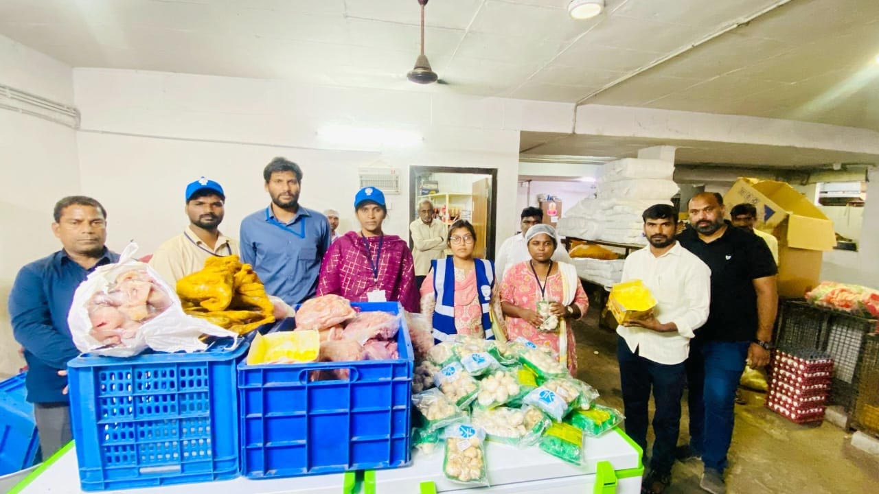 Hyderabad: పలు రెస్టారెంట్స్ లో ఫుడ్ సేఫ్టీ అధికారుల తనిఖీలు.. వెలుగులోకి దారుణాలు