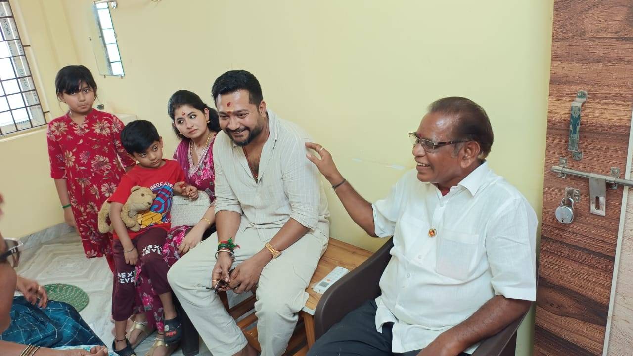 Bobby Simha: చిన్నప్పటి లెక్కల మాస్టర్’ని కలిసిన స్టార్ యాక్టర్