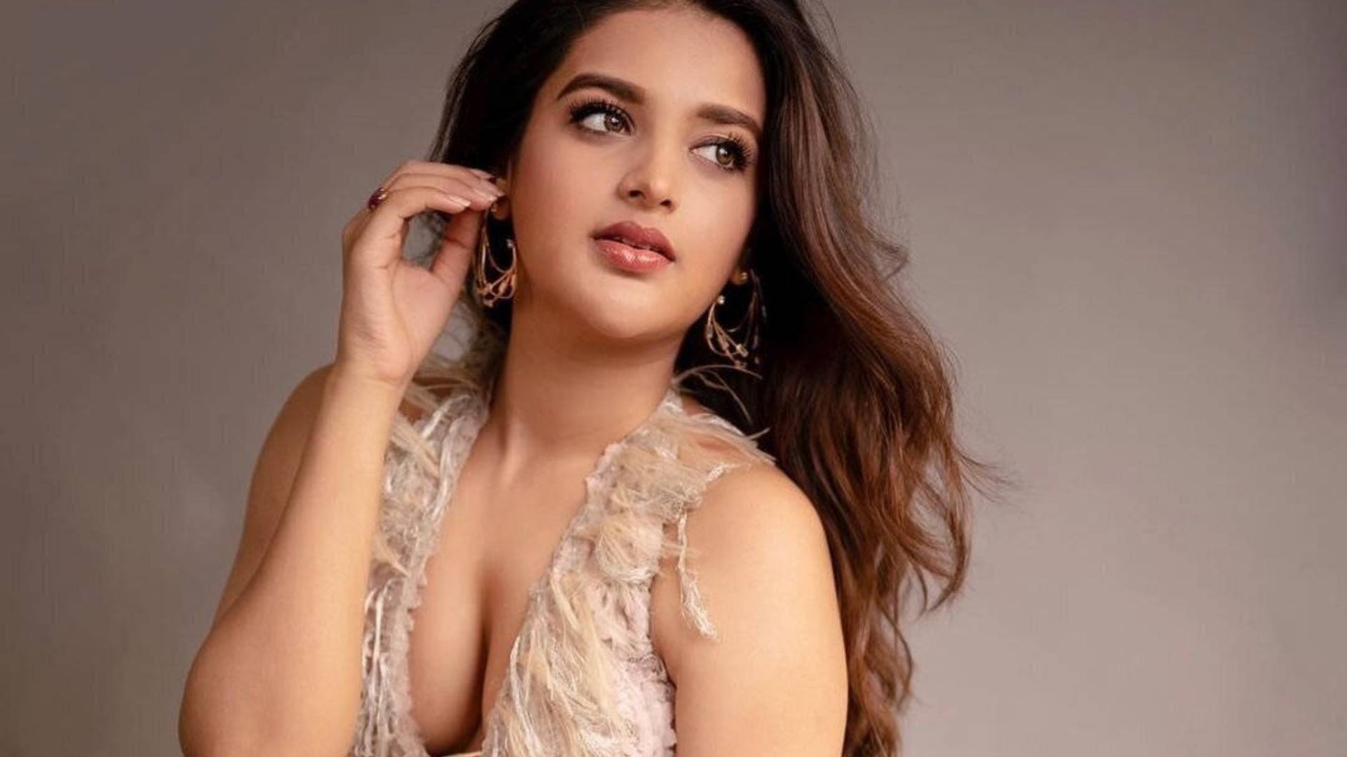 Nidhhi Agerwal : మరో బంపర్ ఆఫర్ కొట్టేసిన పవన్ హీరోయిన్ !