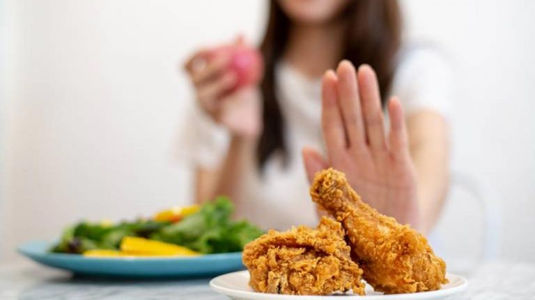 Health Tips: అలాంటి వ్యక్తులు నాన్ వెజ్ తినకూడదు.. తింటె ప్రమాదంలో పడ్డట్టే!