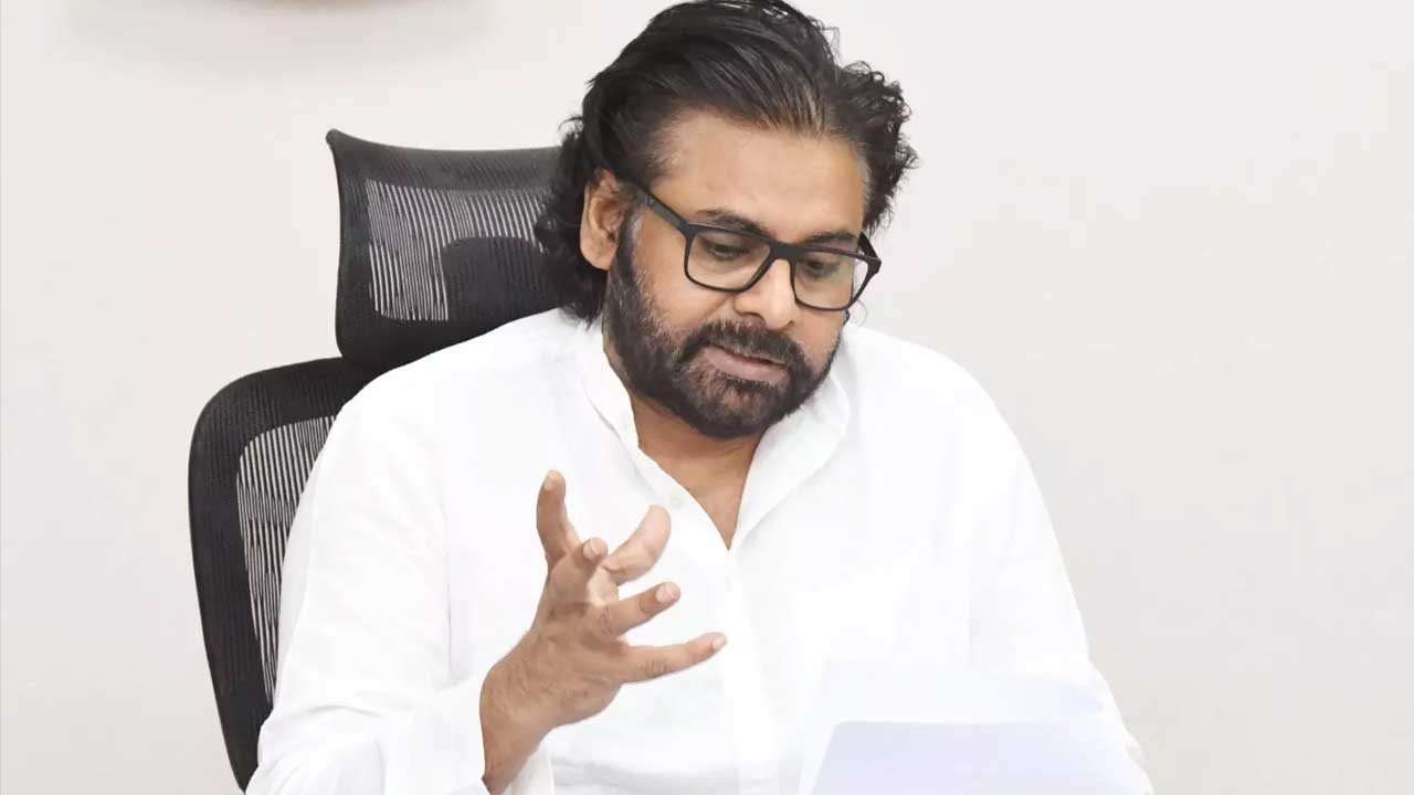 Deputy CM Pawan Kalyan: తమ కుటుంబ మూలాలున్న గ్రామాలపై పవన్‌ కల్యాణ్‌ ఫోకస్‌.. రంగంలోకి అధికారులు..!