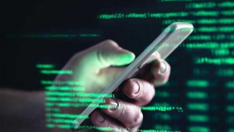 Phone Tapping Case: ఫోన్ ట్యాపింగ్ కేసులో కీలక పరిణామం.. ఆ ఇద్దరిపై రెడ్ కార్నర్ నోటీసులు