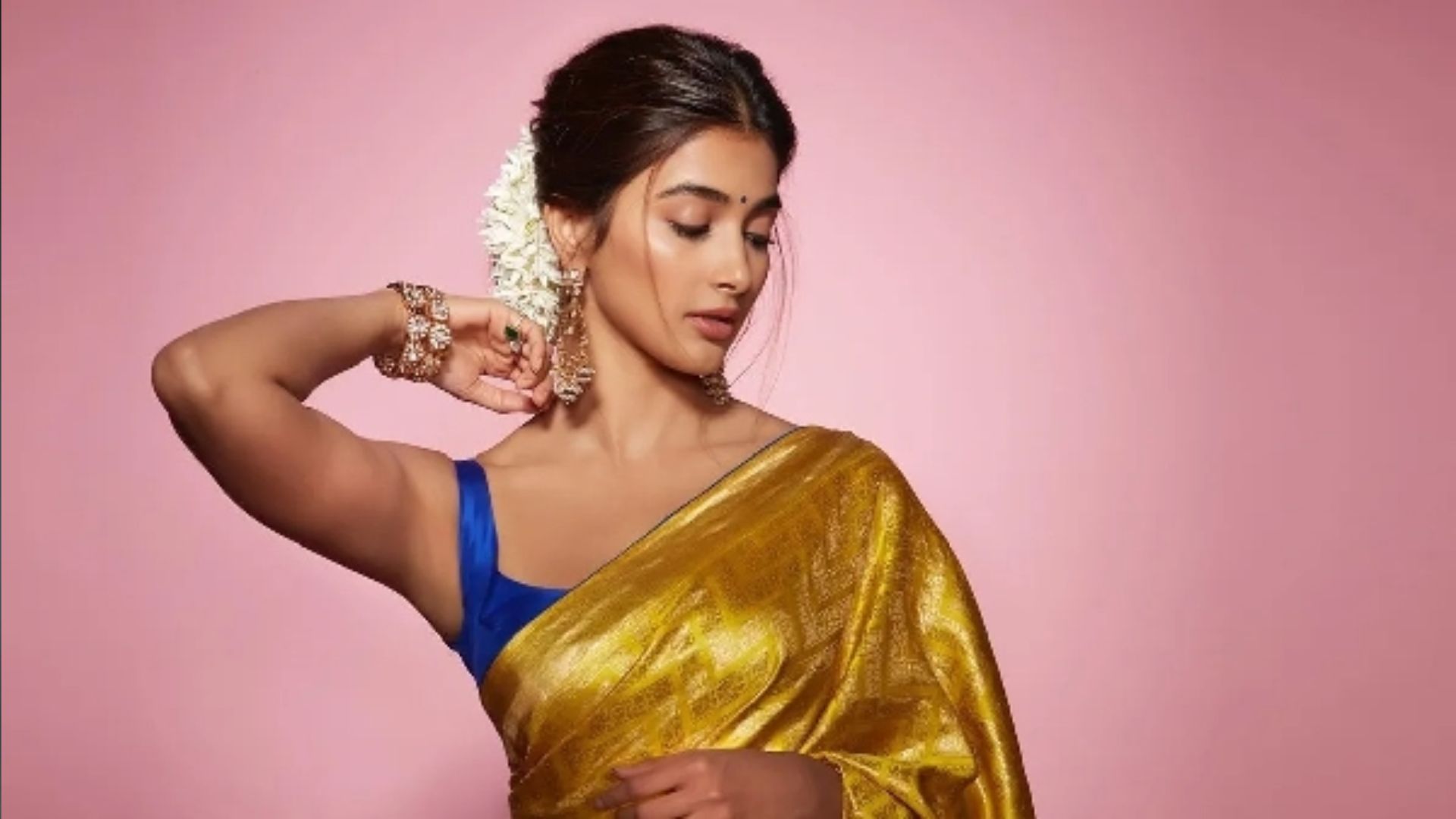 Pooja Hegde : డబ్బు తీసుకొని మరి నన్ను ట్రోల్ చేస్తున్నారు..