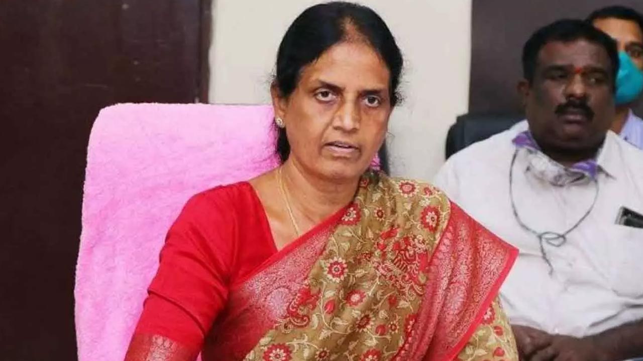 Sabitha Indra Reddy: రాష్ట్రంలో మహిళలకు భద్రత లేదు.. షీ టీమ్స్ ఏం చేస్తున్నాయి..!