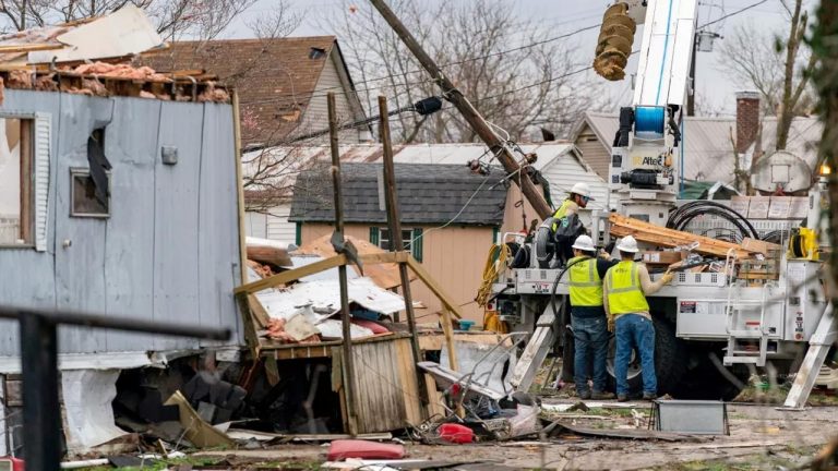 US Storm: అమెరికాలో తుఫాను విధ్వంసం.. 34 మంది మృతి