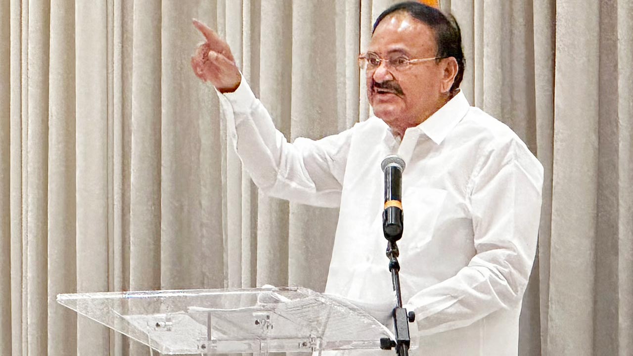 Venkaiah Naidu: ఇందిరాగాంధీ తనకు నచ్చని రాష్ట్ర ప్రభుత్వాలను రద్దు చేయడంతో ఎన్నికల సమయాలలో మార్పులు
